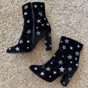 Steve Madden star Booties